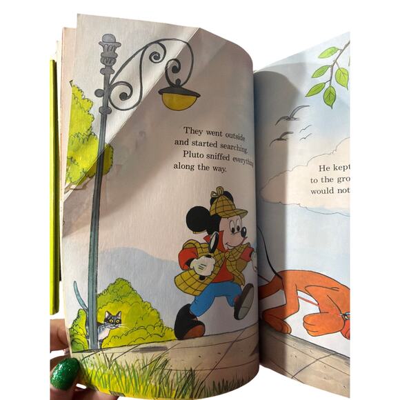 Walt Disney's Pluto the Detective Wonderful World of Reading Hardcover Book - Picture 7 of 11